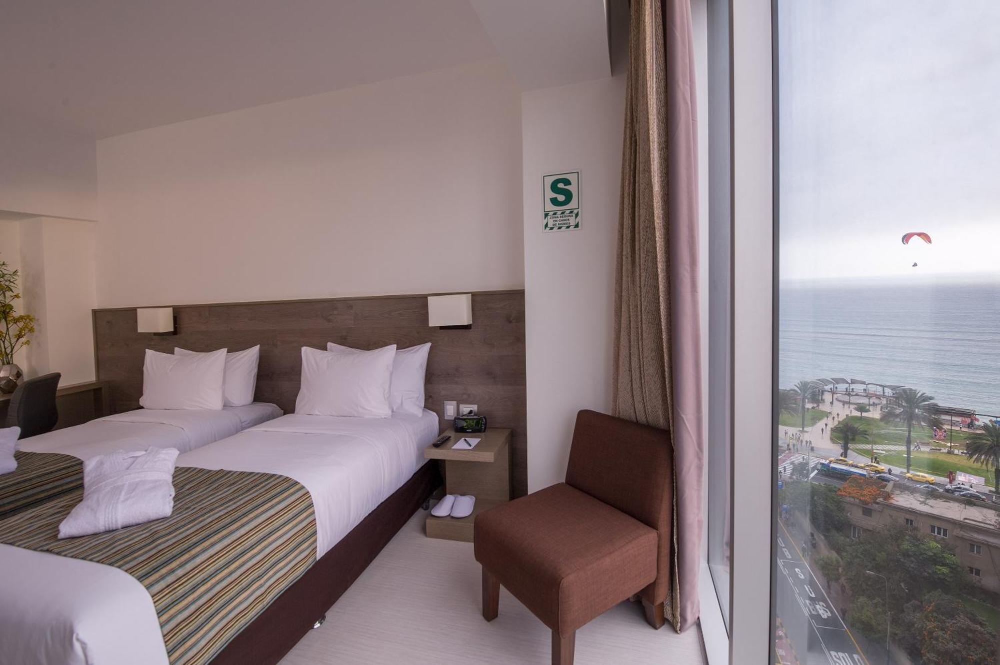 Western Urban Larco 3*