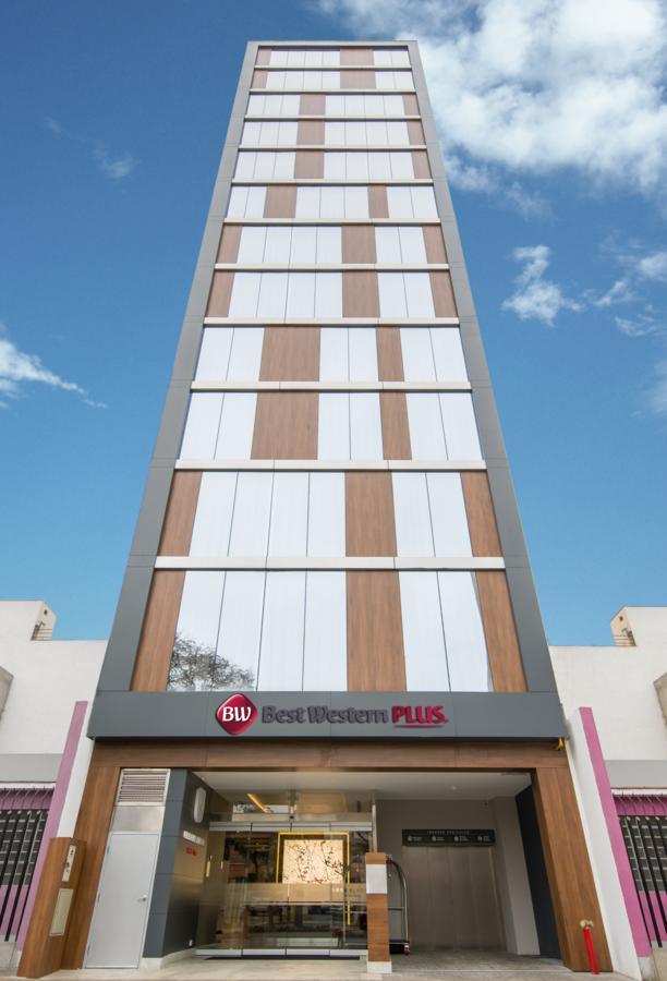 Western Urban Larco 3*
